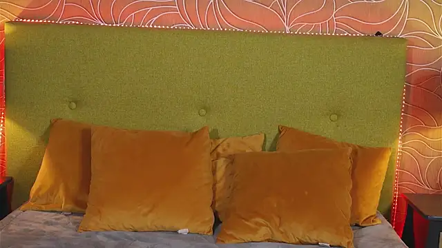 TaylorTinaa online show from 12, 2, 2025