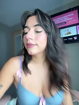 veronicaapink online show from 2, 3, 2025