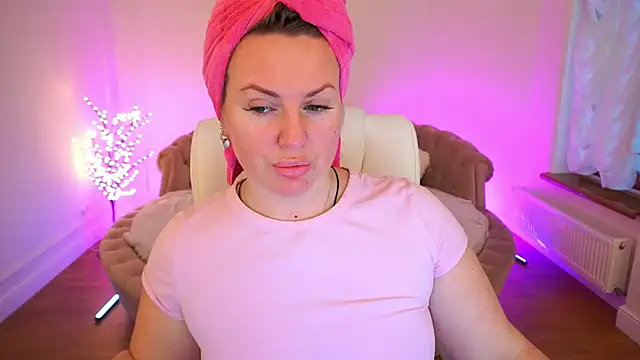 KiraCandyS online show from 15, 2, 2026