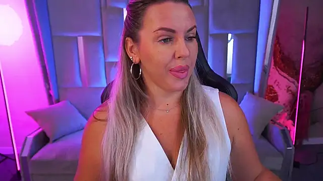 KiraCandyS online show from 19, 9, 2025