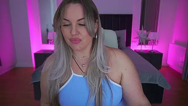 KiraCandyS online show from 2, 3, 2026