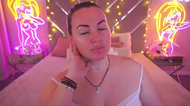 KiraCandyS online show from 10, 5, 2026