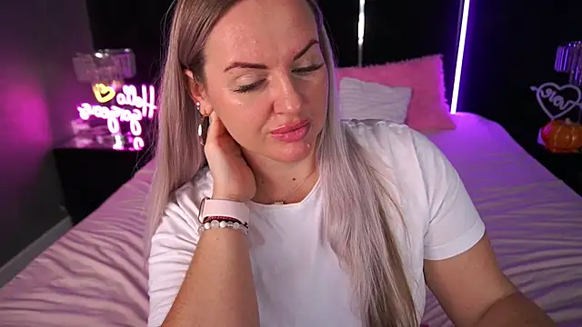 KiraCandyS online show from 8, 11, 2025