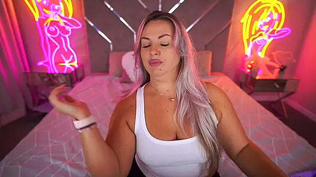 KiraCandyS online show from 22, 9, 2025