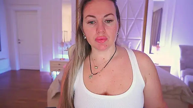 KiraCandyS online show from 16, 2, 2026