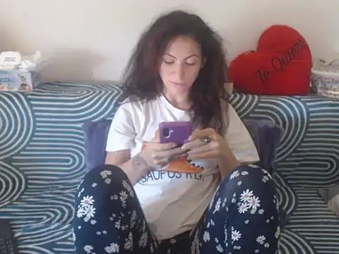 Snapshot of Emmatoo chatting on 15, 5, 2026 Emmatoo online show from 15, 5, 2026