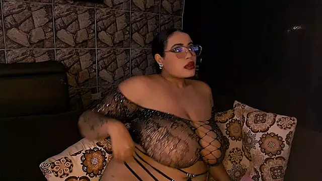 Emmacamille online show from 13, 3, 2025