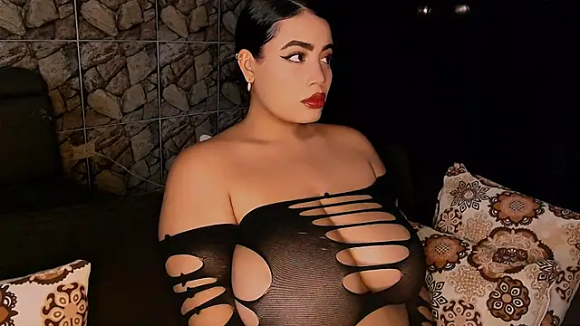 Emmacamille online show from 1, 3, 2025