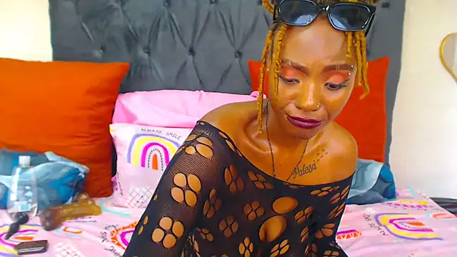 SAVAGExBOO online show from 25, 2, 2025