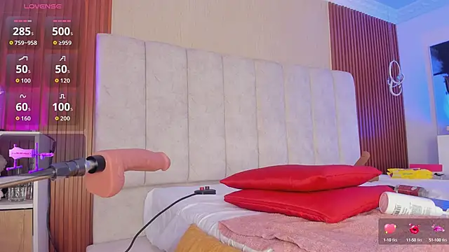 HannaRed  online show from 8, 9, 2025