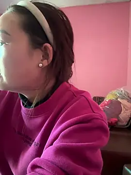 Hellen 111 online show from 3, 3, 2025