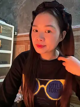 Hellen 111 online show from 6, 11, 2025