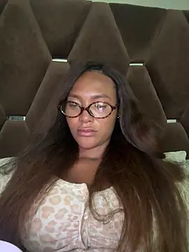 KyaraMiller online show from 25, 3, 2026