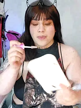 ItsNaiixa online show from 24, 10, 2025