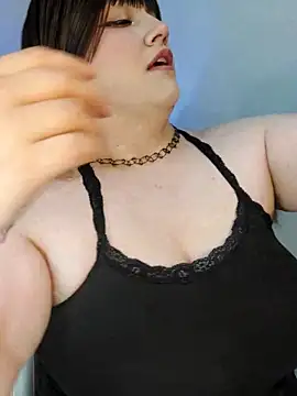 ItsNaiixa online show from 5, 12, 2025