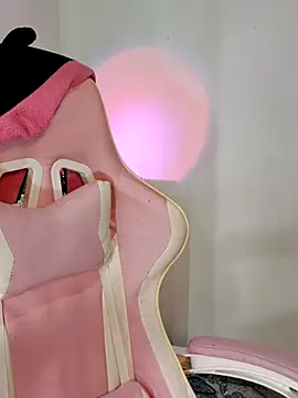 ItsNaiixa online show from 16, 11, 2025