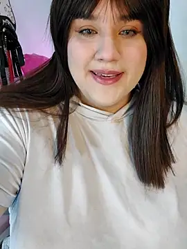 ItsNaiixa online show from 1, 11, 2025