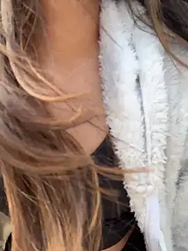 Lily candy X online show from 20, 2, 2026