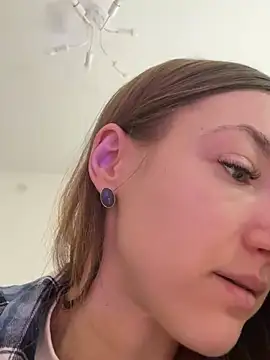 Snapshot of KateRedgar chatting on 16, 3, 2026 KateRedgar online show from 16, 3, 2026