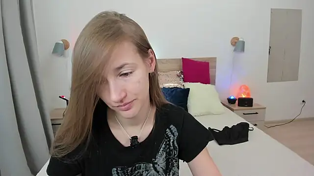 Snapshot of KateRedgar chatting on 21, 2, 2026 KateRedgar online show from 21, 2, 2026