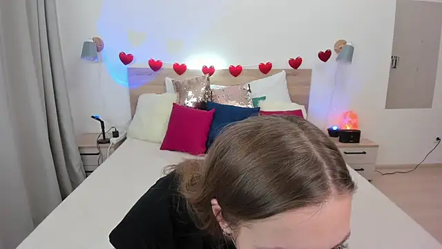 Snapshot of KateRedgar chatting on 8, 2, 2026 KateRedgar online show from 8, 2, 2026