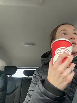 Snapshot of KateRedgar chatting on 4, 3, 2026 KateRedgar online show from 4, 3, 2026