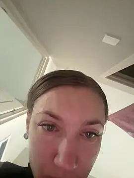 KateRedgar online show from 9, 7, 2026