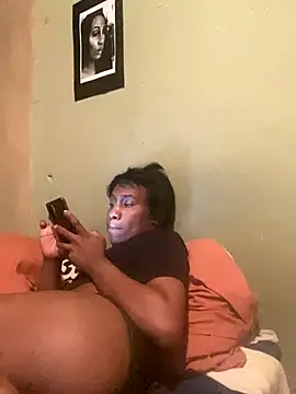 Moorella1 online show from 11, 11, 2025