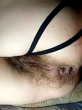 Holly Bette online show from 12, 3, 2025