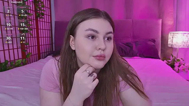 Snapshot of Mia__Peach chatting on 20, 2, 2025 Mia Peach online show from 20, 2, 2025