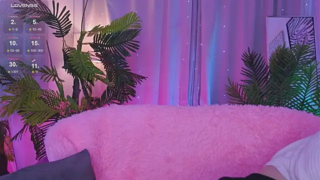 Snapshot of Mia__Peach chatting on 9, 3, 2025 Mia Peach online show from 9, 3, 2025