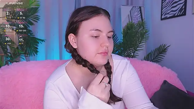 Snapshot of Mia__Peach chatting on 14, 3, 2025 Mia Peach online show from 14, 3, 2025