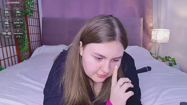 Snapshot of Mia__Peach chatting on 1, 3, 2025 Mia Peach online show from 1, 3, 2025