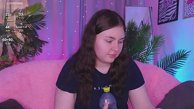 Snapshot of Mia__Peach chatting on 10, 3, 2025 Mia Peach online show from 10, 3, 2025