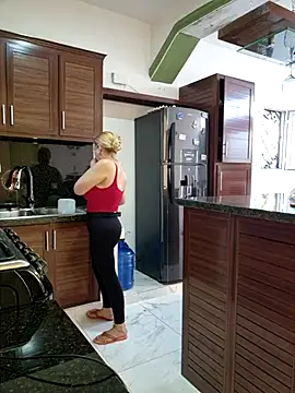 Snapshot of lamorbosa37 chatting on 5, 3, 2025 lamorbosa37 online show from 5, 3, 2025