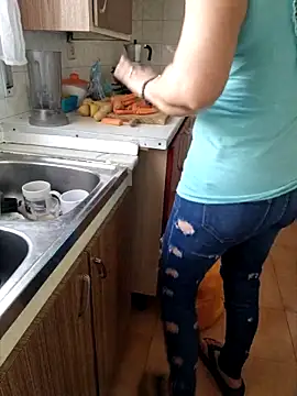 Snapshot of lamorbosa37 chatting on 9, 9, 2025 lamorbosa37 online show from 9, 9, 2025