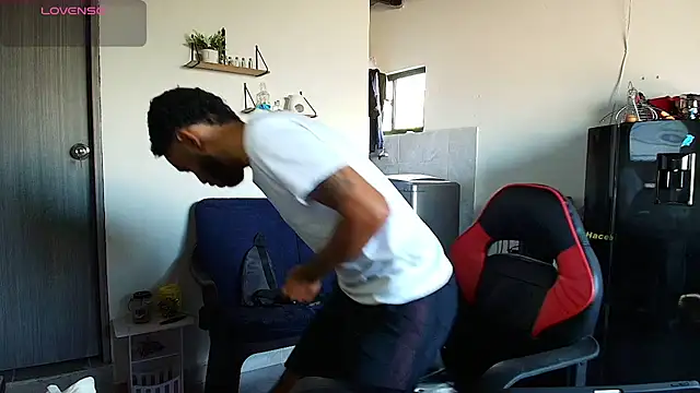 Snapshot of colinbrown chatting on 17, 1, 2026 colinbrown online show from 17, 1, 2026