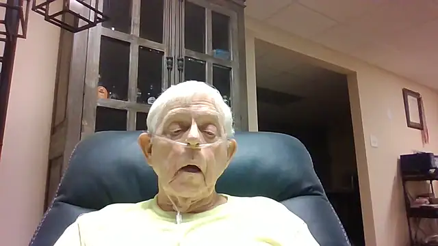 Snapshot of bootlegmanz chatting on 8, 6, 2026 bootlegmanz online show from 8, 6, 2026