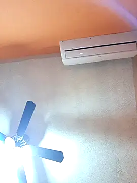 miicheele32 online show from 2, 12, 2025