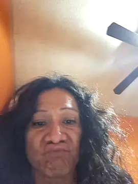 miicheele32 online show from 6, 11, 2025