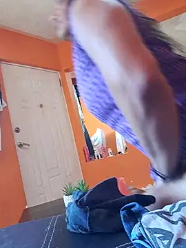 miicheele32 online show from 1, 10, 2025