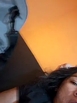 miicheele32 online show from 5, 11, 2025