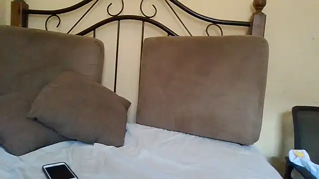 Snapshot of SmallGoodNutts chatting on 14, 1, 2026 SmallGoodNutts online show from 14, 1, 2026