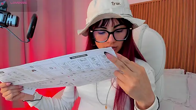 sophiecherry  online show from 12, 11, 2025