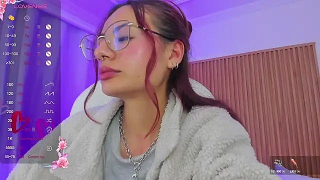 sophiecherry  online show from 10, 3, 2025