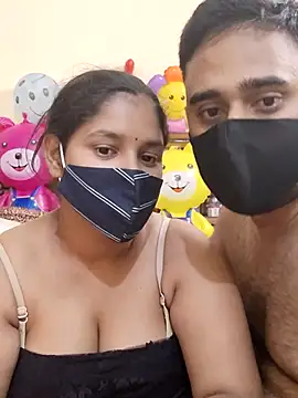 Snapshot of IND_COUPLE1 chatting on 24, 2, 2025 IND COUPLE1 online show from 24, 2, 2025