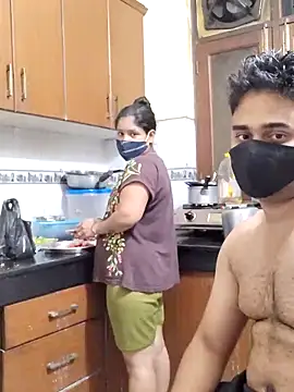 Snapshot of IND_COUPLE1 chatting on 15, 2, 2025 IND COUPLE1 online show from 15, 2, 2025