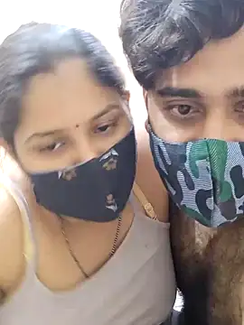 Snapshot of IND_COUPLE1 chatting on 9, 1, 2025 IND COUPLE1 online show from 9, 1, 2025