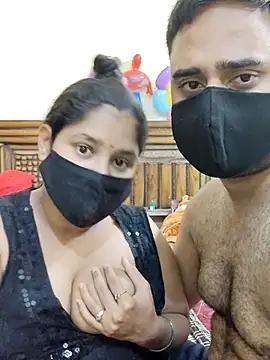 Snapshot of IND_COUPLE1 chatting on 3, 3, 2025 IND COUPLE1 online show from 3, 3, 2025