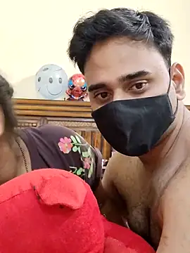 Snapshot of IND_COUPLE1 chatting on 14, 2, 2025 IND COUPLE1 online show from 14, 2, 2025